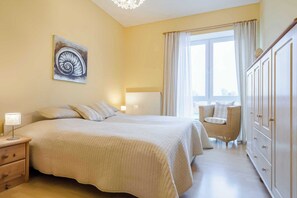 Das Schlafzimmer mit Doppelbett