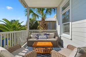 Val-Holla - Vacation Rental Beach House Near Gulf with Private Pool and Community Beach Access on Holiday Isle in Destin, Florida - Five Star Properties Destin/30A