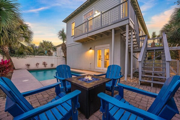 Val-Holla - Vacation Rental Beach House Near Gulf with Private Pool and Community Beach Access on Holiday Isle in Destin, Florida - Five Star Properties Destin/30A