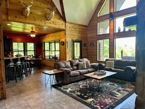 Open floor plan for larger groups to gather and enjoy time together.