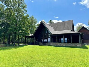 Back of the home facing the mountain scenery. Plenty of space for family fun.