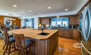 Kitchen &amp; Bar Seating