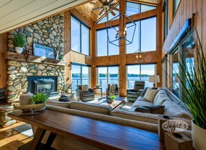 Great Room &amp; Fireplace