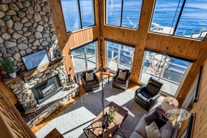 Great Room &amp; Fireplace