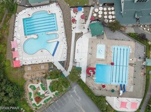 Pool complex- 2 heated pools
Mini golf, bocce ball
TIKI BAR!