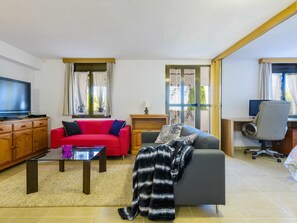 Meubles, Table, Canapé, Confort, Bleu Azur, Cadre, Bâtiment, Salon, Sol, Design Intérieur