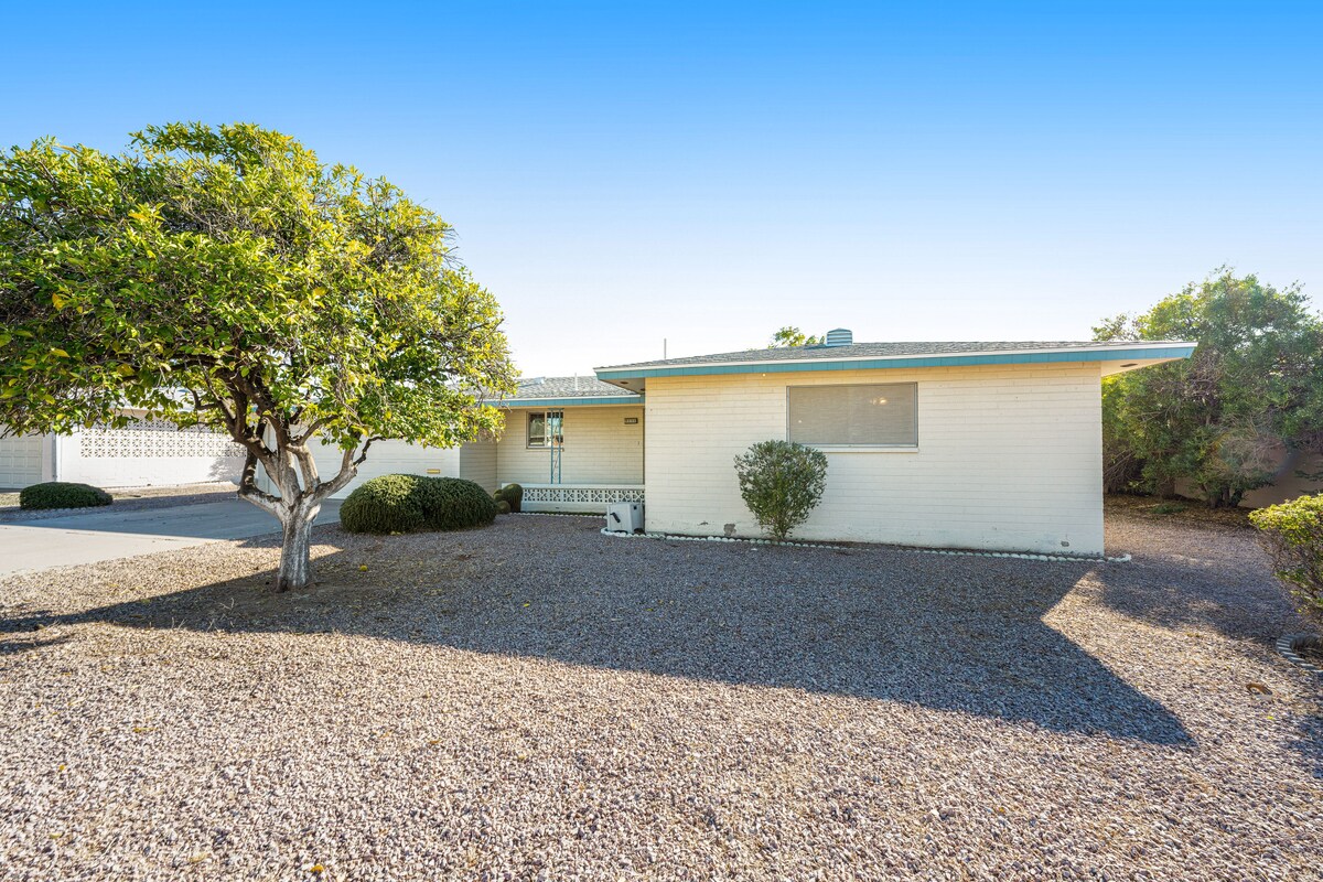 Downtown Home w/Enclosed Yard, Gas Grill, Free WiFi, Central A/C, Washer/Dryer