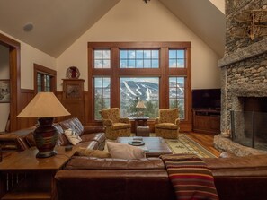 Headwall at The Peaks- Amazing Outdoor Living Room W/Sauna  Hot Tub (893)