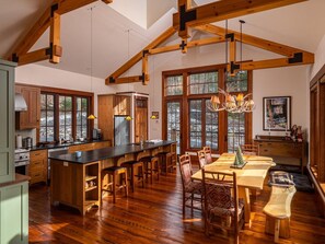 Headwall at The Peaks- Amazing Outdoor Living Room W/Sauna  Hot Tub (788)