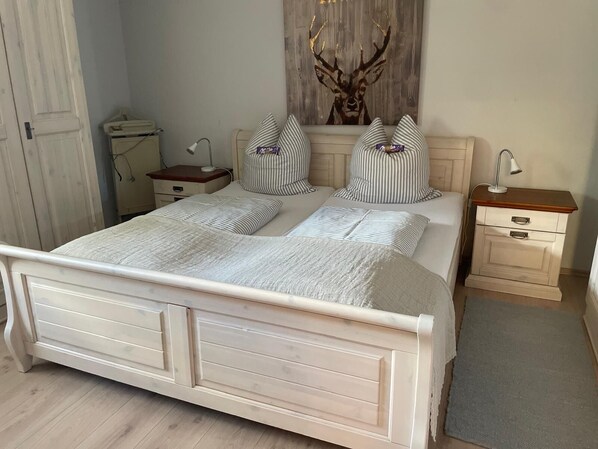 Ferienwohnung für 2 Personen mit Terrasse, 60 qm, 1 Schlafzimmer, Küche, TV-Schlafzimmer