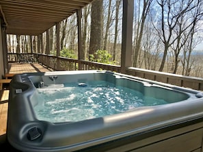 Hot Tub - Perfect after a Day of Adventure