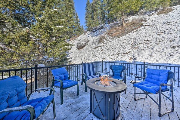 Superior Vacation Rental | 5BR | 3BA | 2,176 Sq Ft | Stairs Required