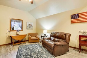Living Room | Flat-Screen TV