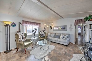 Living Room | Free WiFi | Central Heat