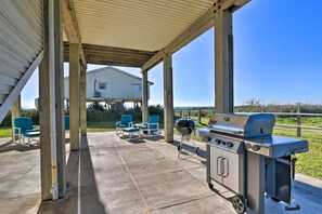 Patio | Gas Grill | Charcoal Grill