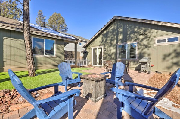 Flagstaff Vacation Rental | 4BR | 3BA | 2,100 Sq Ft | 2 Steps to Enter