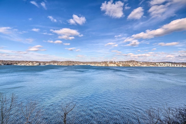 Lake Ozark Condo | 2BR | 2BA | 1,060 Sq Ft | Stairs Required to Access