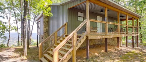 Pikeville Vacation Rental | 2BR | 1BA | 1,200 Sq Ft | 1 Flight of Stairs