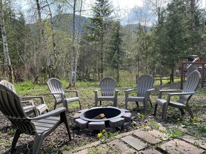 Surrounded by scenic Mountain View’s! Roast some marshmallows!  