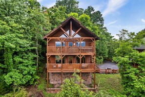 Upper and lower balcony - either way you'll be enjoying the views!