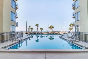 Center/main pool