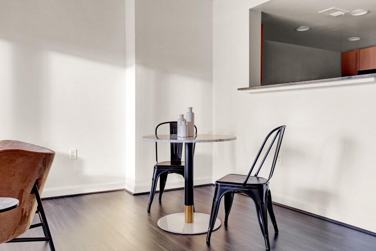 Premium Bethesda 1BR w/ Concierge, Gym, W/D, walk to Metro, by Blueground