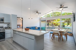 Kitchen/Dining Area