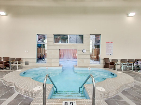 Outdoor/indoor hot tub