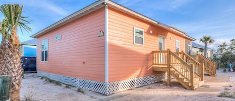 Welcome to Unit 7022 - Unit 7022 is a 3 Bedroom, 2 Bathroom cottage capable of sleeping 10.