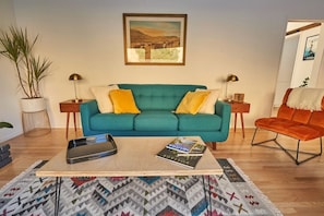 Morning light in the west-facing living room is diffused off the canyon wall