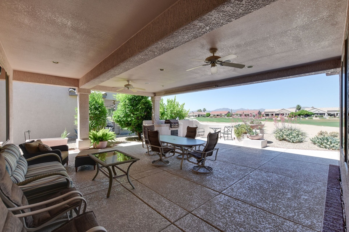 SUMMER SPECIAL GOLF COURSE HOME IN BEAUTIFUL SUN CITY GRAND!