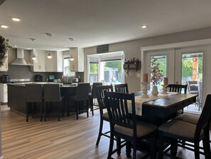 Kitchen onto dining room, open concept