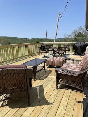 BRAND NEW WRAP AROUND DECK!You feel like you can touch the mountains. Serenity!