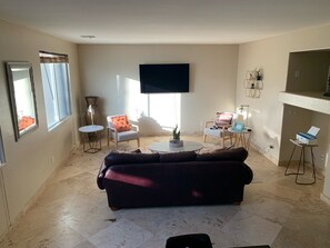 Living room with 70' tv 