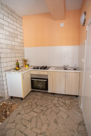 Kitchen 2