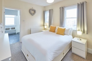 The Townhouse @ Scarborough - Host & Stay
