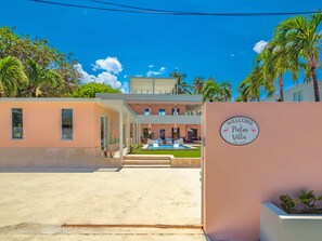 Palm Villa Entrance