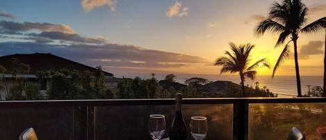 Toast to your Maui vacation!