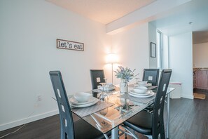 "Chair","Furniture","Dining Room","Room","Indoors"