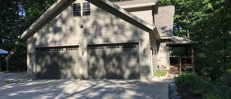 2+ car garage with heated floors