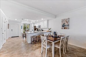 Kitchen & Dining Space