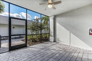 Entryway / Front Lanai facing Garage