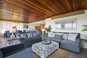 Roomy living area with plenty of seating!
