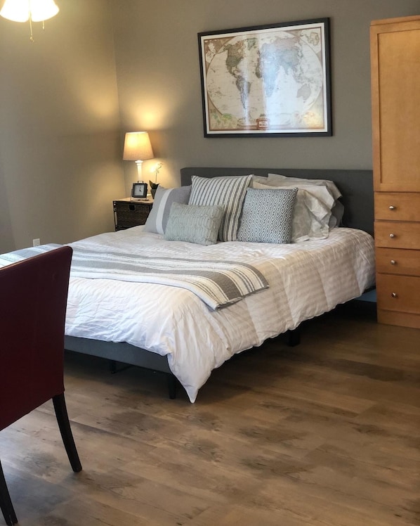 Relax and rest well in this Cal King Luxury foam medium firm bed…it’s awesome. 😴