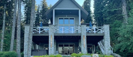 Welcome to Pilgrims Cover Lake House! Your family will fall in LOVE with Payette Lake & McCall!