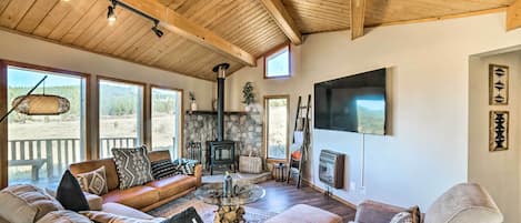 Angel Fire Vacation Rental | 3BR | 3.5BA | 2,000 Sq Ft | Stairs Required