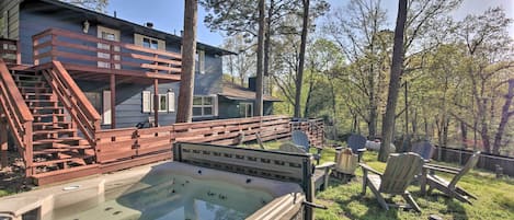 Rogers Vacation Rental | 4BR | 2.5BA | Stairs Required | 2,300 Sq Ft