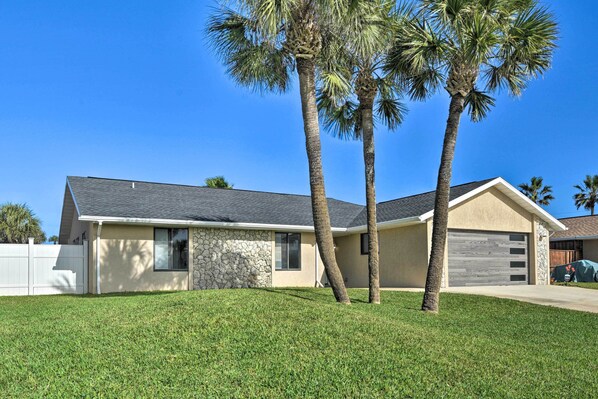 Ormond Beach Vacation Rental | 3BR | 2BA | Step-Free Access | 1,520 Sq Ft