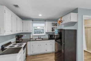 30A Blue Lake Cottage - 1st Floor Studios Kitchen