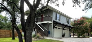 Bent Oaks Treehouse